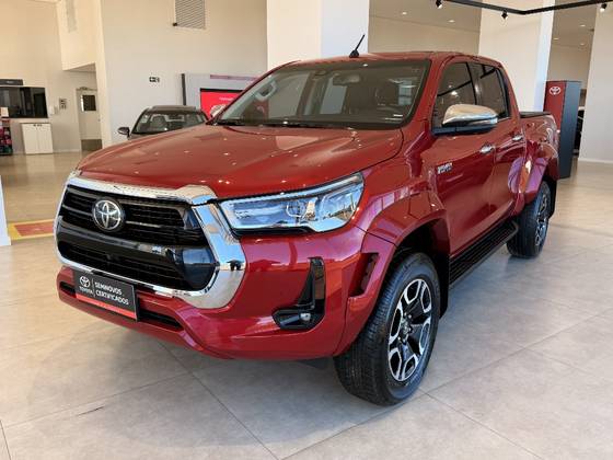 TOYOTA HILUX 2.8 D-4D TURBO DIESEL CD SRX PLUS 4X4 AUTOMÁTICO TOYOTA HILUX 2.8 D-4D TURBO DIESEL CD SRX PLUS 4X4 AUTOMÁTICO